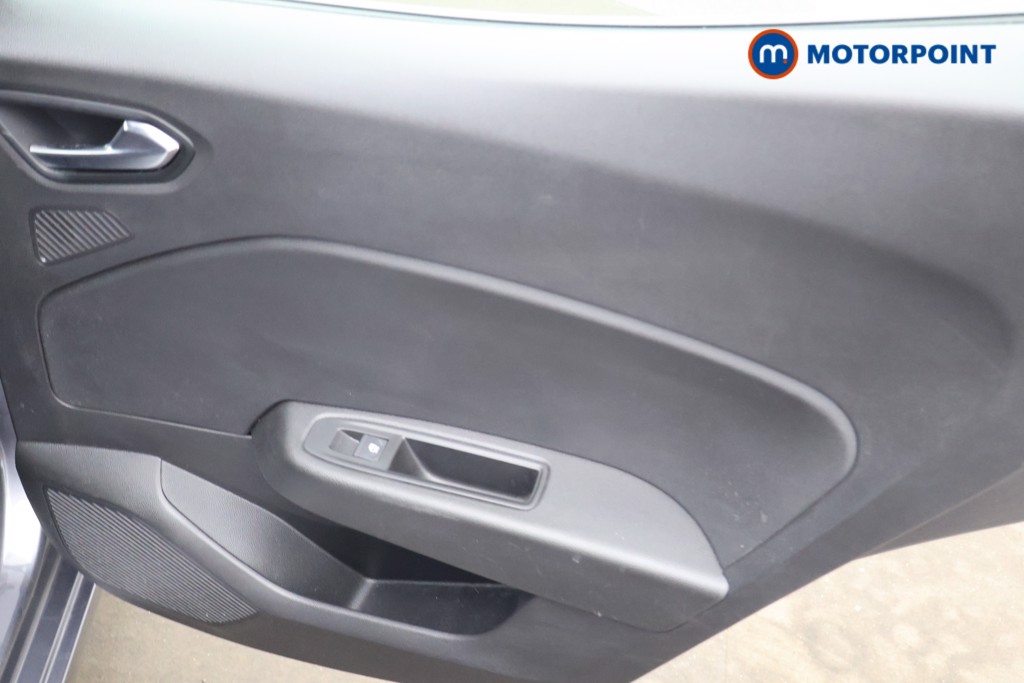 Renault Clio Evolution Manual Petrol Hatchback - Stock Number (1644593) - 16th supplementary image