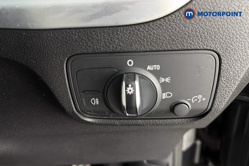 Audi Q2 Black Edition Manual Petrol SUV - Stock Number (1645496) - 18th supplementary image