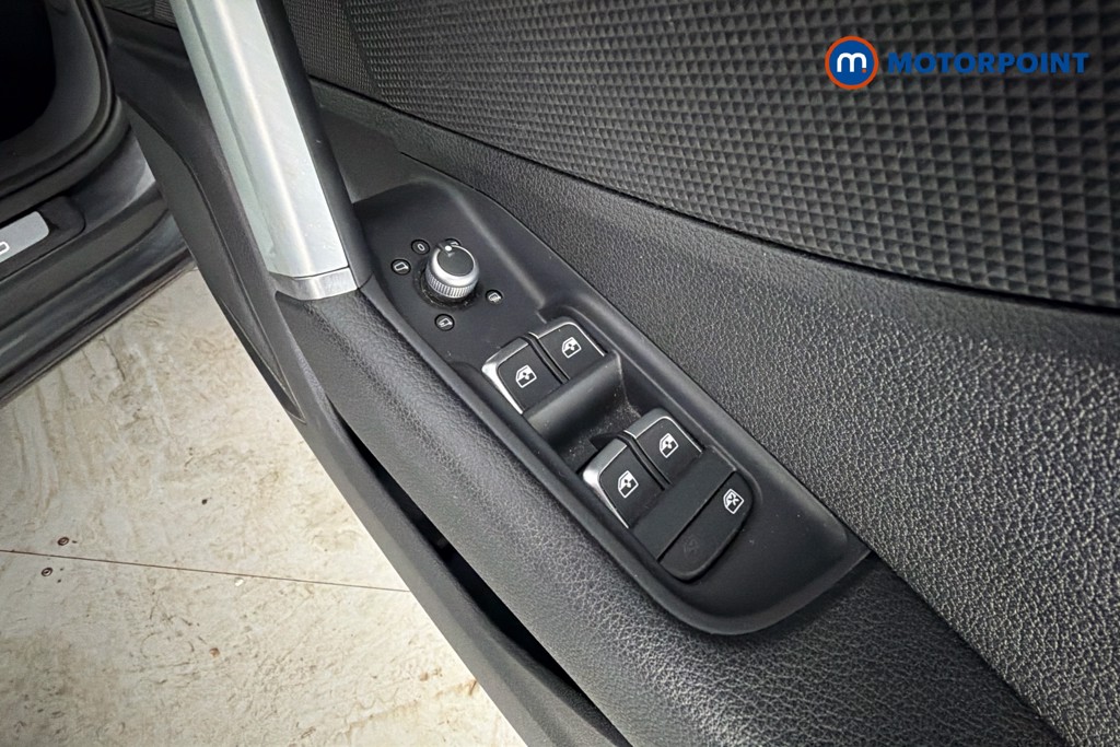 Audi Q2 Black Edition Manual Petrol SUV - Stock Number (1645496) - 20th supplementary image