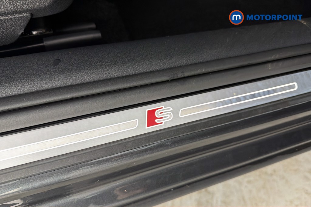 Audi Q2 Black Edition Manual Petrol SUV - Stock Number (1645496) - 27th supplementary image