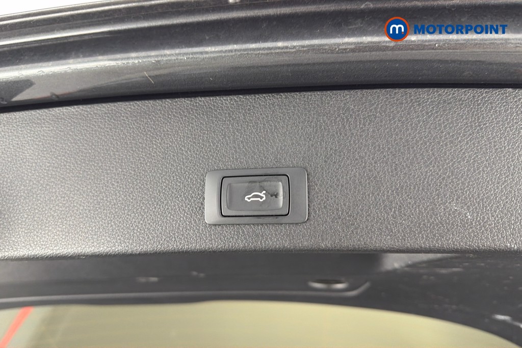 Audi Q2 Black Edition Manual Petrol SUV - Stock Number (1645496) - 35th supplementary image