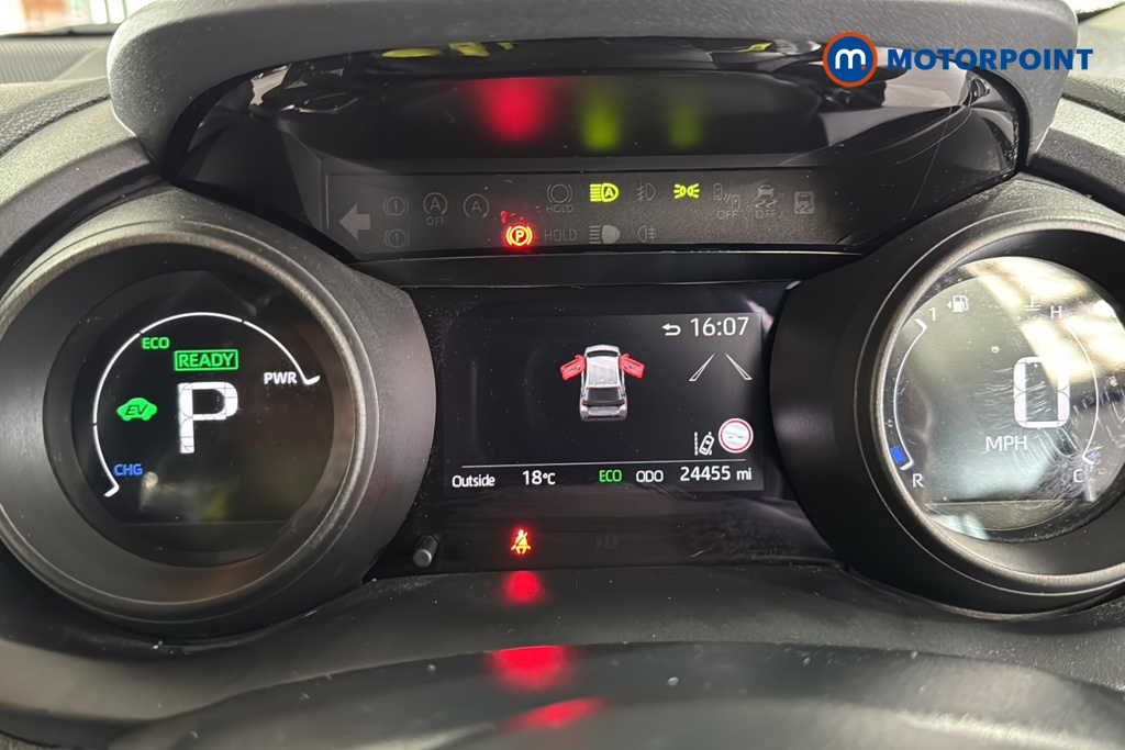 Toyota Yaris Design Automatic Petrol-Electric Hybrid Hatchback - Stock Number (1645678) - 7th supplementary image