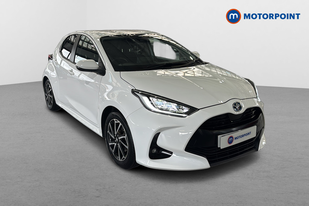 Toyota Yaris Design Automatic Petrol-Electric Hybrid Hatchback - Stock Number (1645678) - Drivers side front corner
