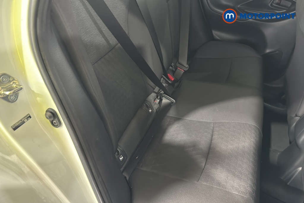 Toyota Yaris Design Automatic Petrol-Electric Hybrid Hatchback - Stock Number (1645678) - 25th supplementary image