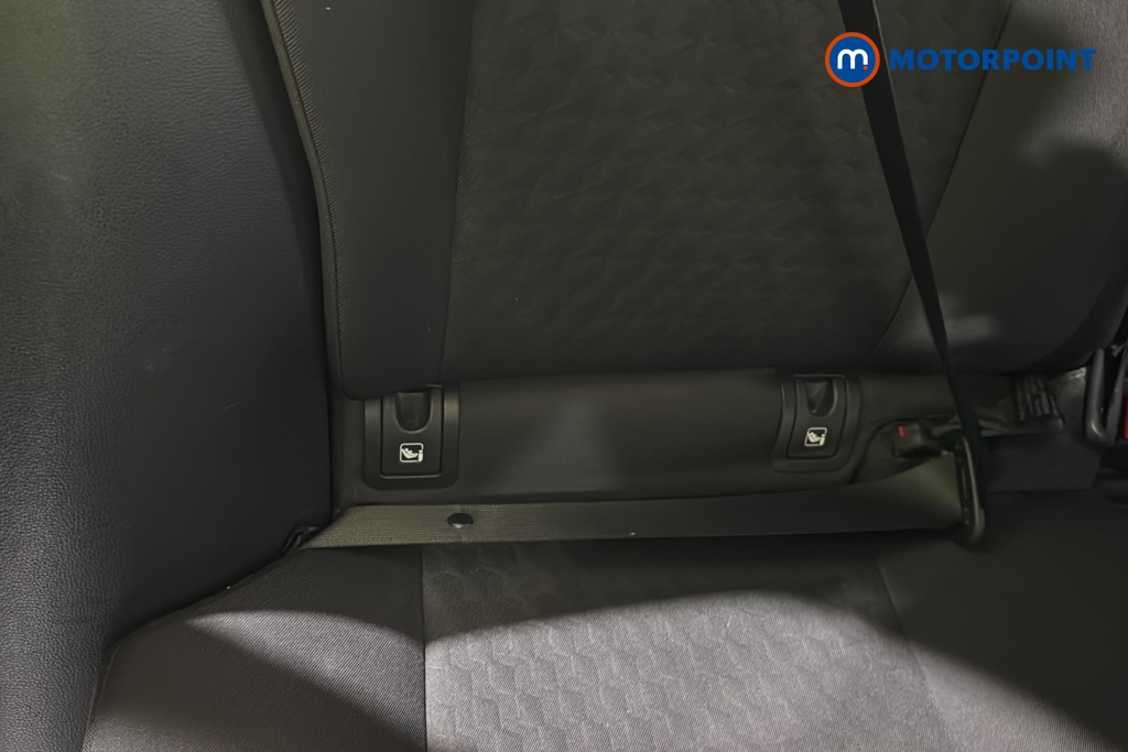 Toyota Yaris Design Automatic Petrol-Electric Hybrid Hatchback - Stock Number (1645678) - 27th supplementary image