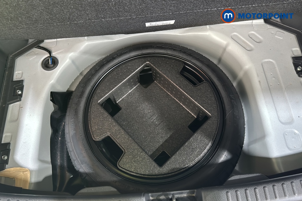 Toyota Yaris Design Automatic Petrol-Electric Hybrid Hatchback - Stock Number (1645678) - 33rd supplementary image