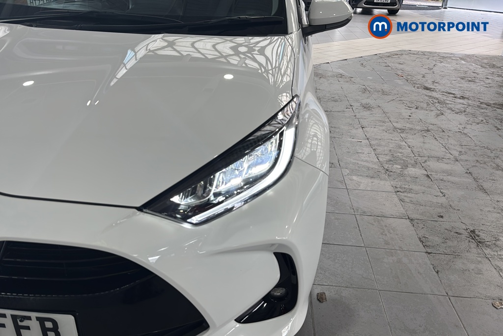 Toyota Yaris Design Automatic Petrol-Electric Hybrid Hatchback - Stock Number (1645678) - 42nd supplementary image