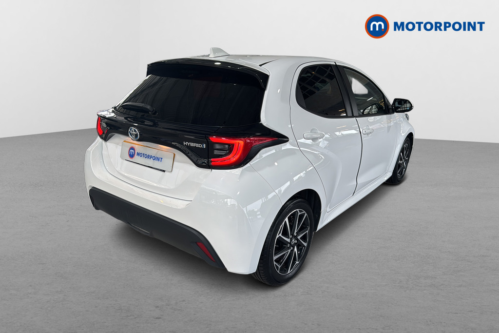 Toyota Yaris Design Automatic Petrol-Electric Hybrid Hatchback - Stock Number (1645678) - Passenger side rear corner