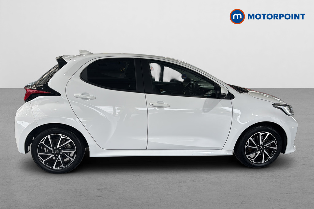 Toyota Yaris Design Automatic Petrol-Electric Hybrid Hatchback - Stock Number (1645678) - Passenger side