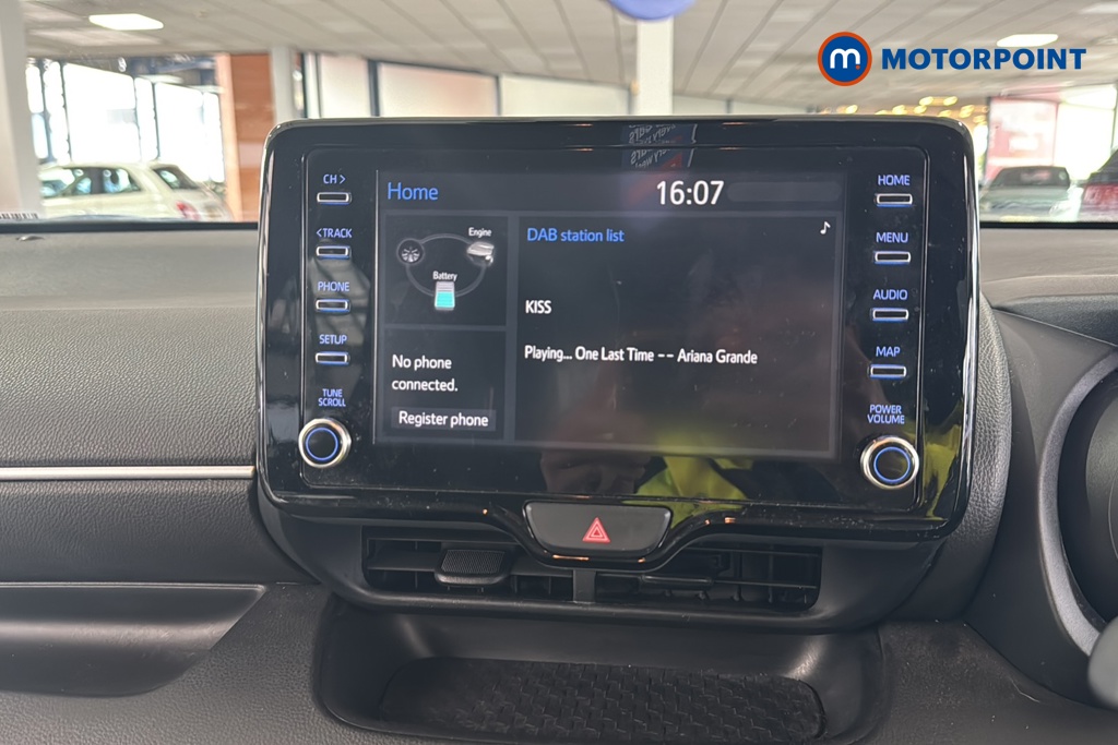 Toyota Yaris Design Automatic Petrol-Electric Hybrid Hatchback - Stock Number (1645678) - 1st supplementary image