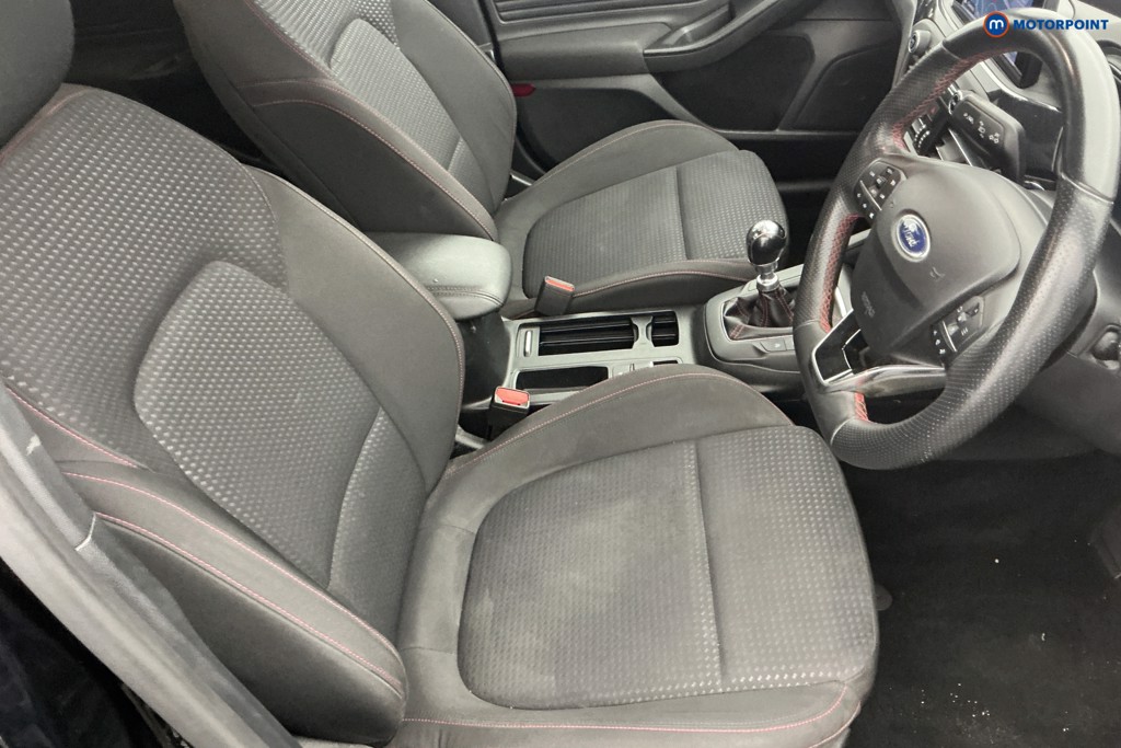 Ford Focus St-Line Manual Petrol Hatchback - Stock Number (1645763) - 5th supplementary image