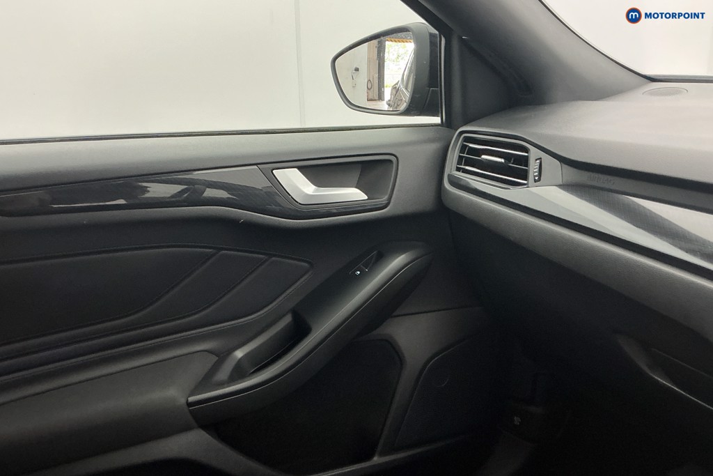 Ford Focus St-Line Manual Petrol Hatchback - Stock Number (1645763) - 19th supplementary image