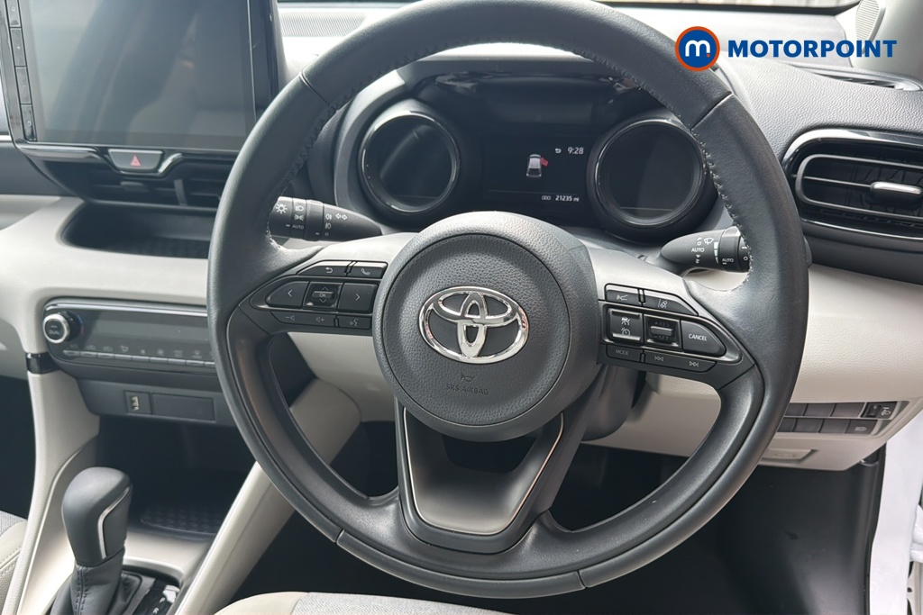 Toyota Yaris Excel Automatic Petrol-Electric Hybrid Hatchback - Stock Number (1646555) - 2nd supplementary image