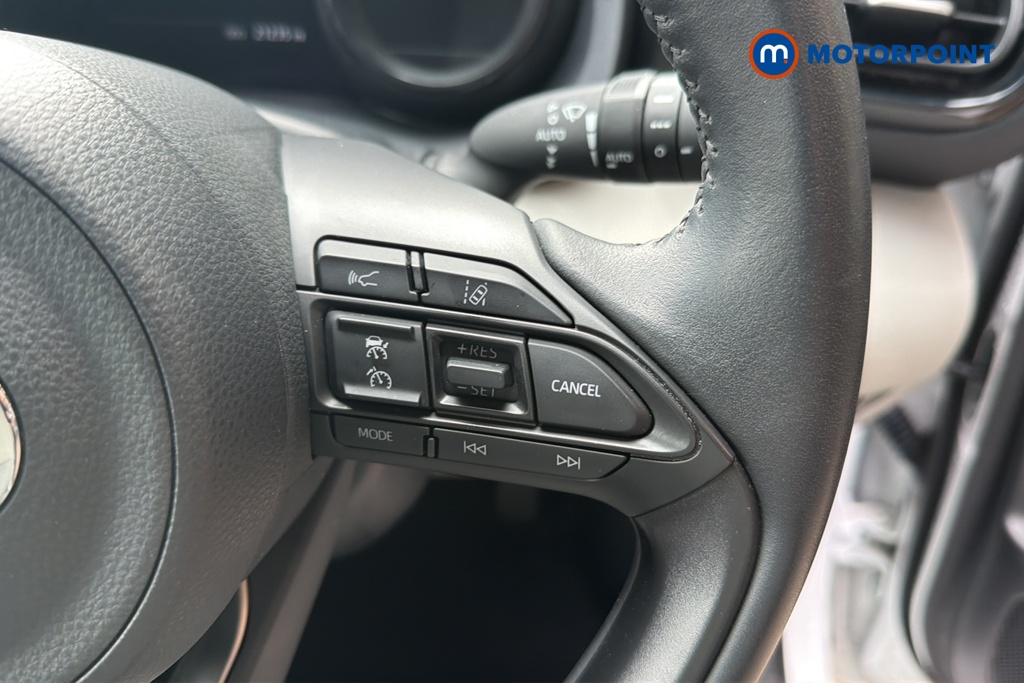 Toyota Yaris Excel Automatic Petrol-Electric Hybrid Hatchback - Stock Number (1646555) - 3rd supplementary image