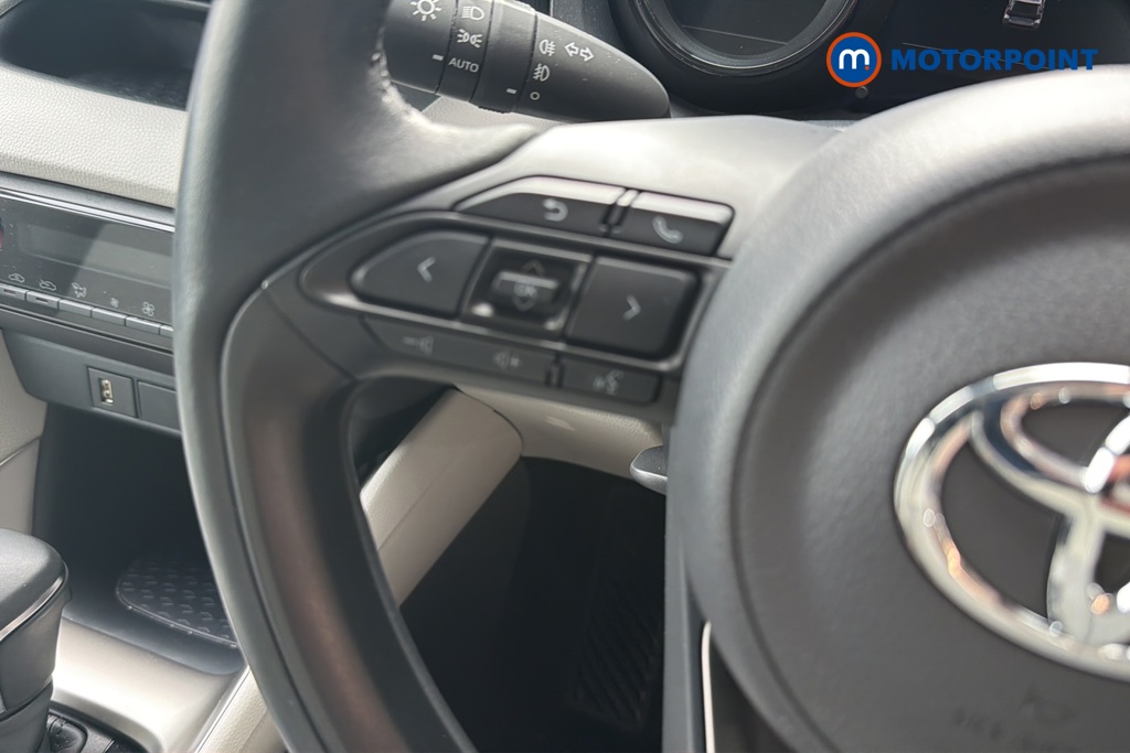 Toyota Yaris Excel Automatic Petrol-Electric Hybrid Hatchback - Stock Number (1646555) - 4th supplementary image