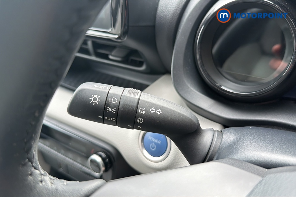 Toyota Yaris Excel Automatic Petrol-Electric Hybrid Hatchback - Stock Number (1646555) - 5th supplementary image