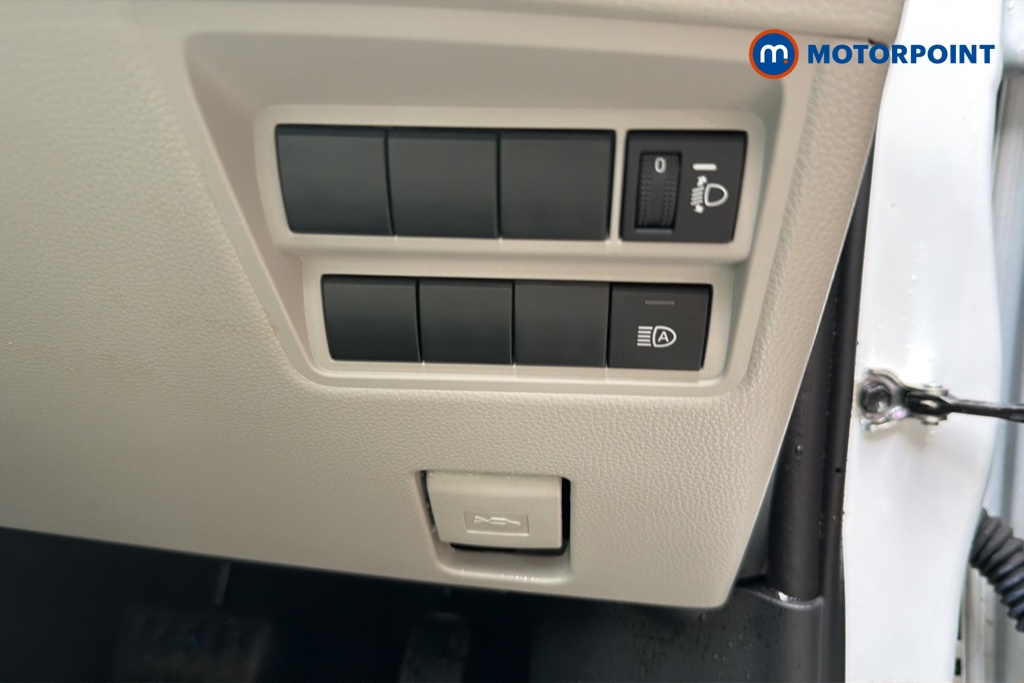 Toyota Yaris Excel Automatic Petrol-Electric Hybrid Hatchback - Stock Number (1646555) - 11th supplementary image