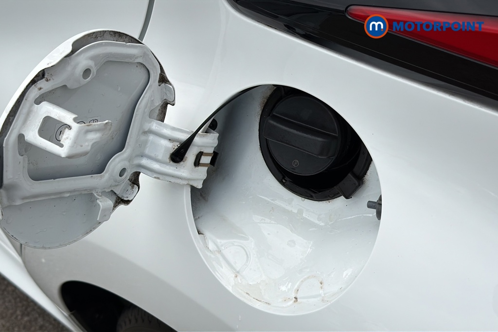 Toyota Yaris Excel Automatic Petrol-Electric Hybrid Hatchback - Stock Number (1646555) - 41st supplementary image