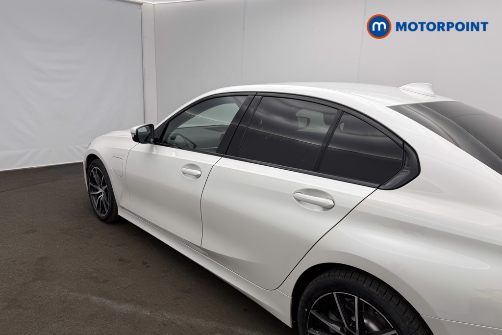 BMW 3 Series Sport Pro Automatic Petrol Plug-In Hybrid Saloon - Stock Number (1647432) - 3rd supplementary image