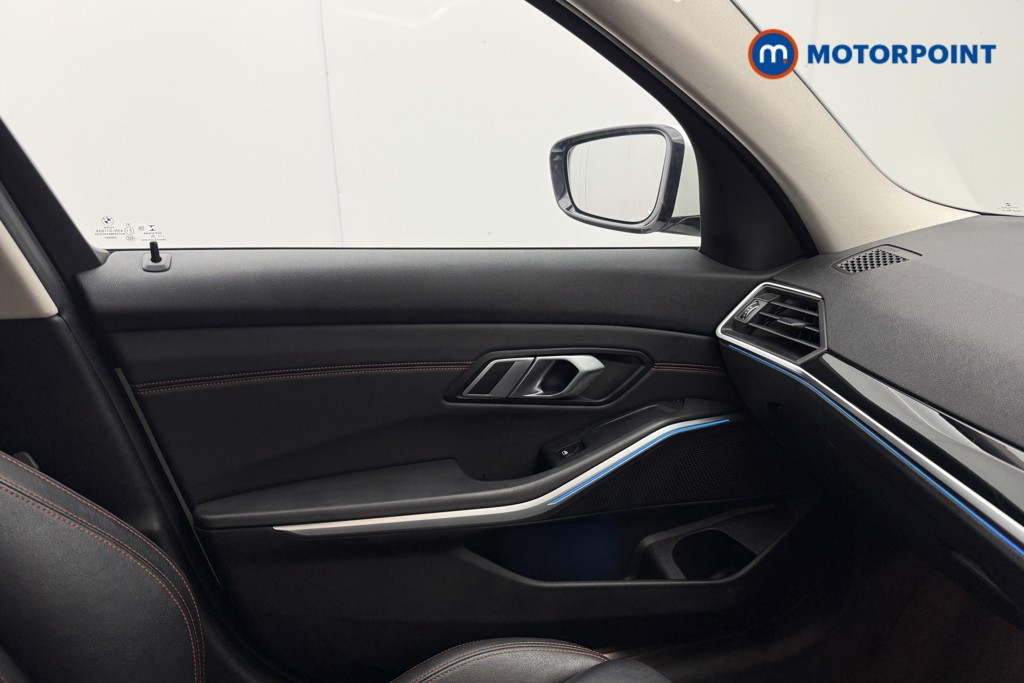 BMW 3 Series Sport Pro Automatic Petrol Plug-In Hybrid Saloon - Stock Number (1647432) - 21st supplementary image