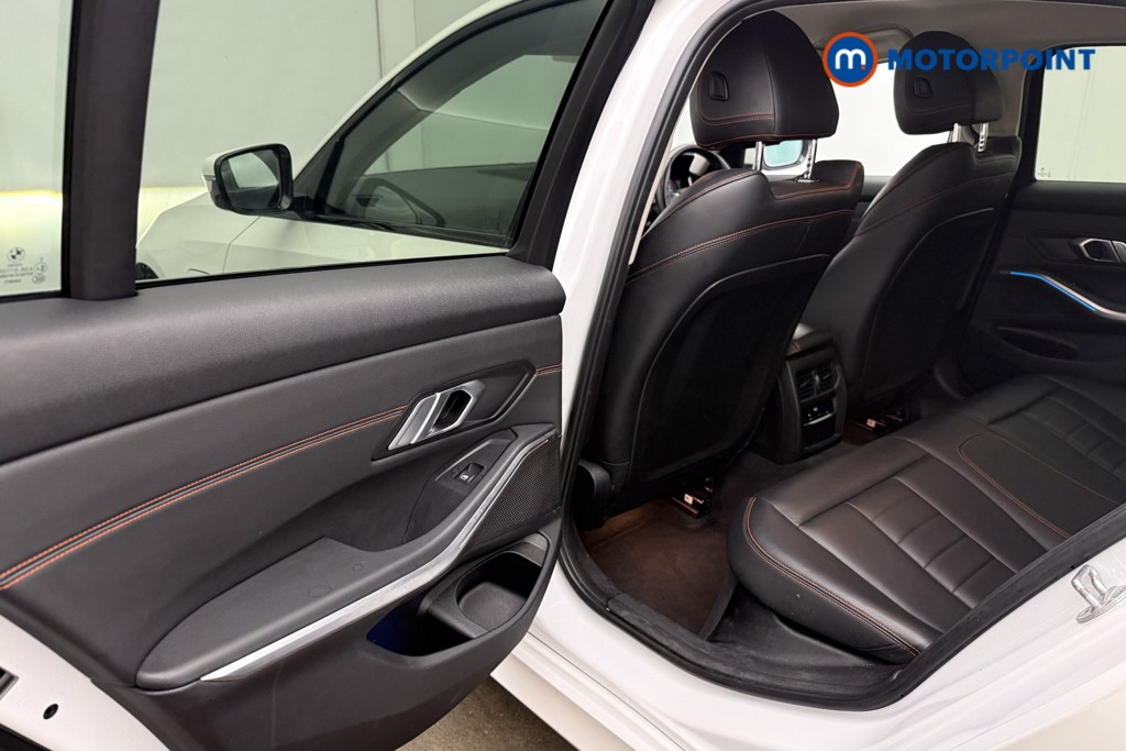 BMW 3 Series Sport Pro Automatic Petrol Plug-In Hybrid Saloon - Stock Number (1647432) - 34th supplementary image