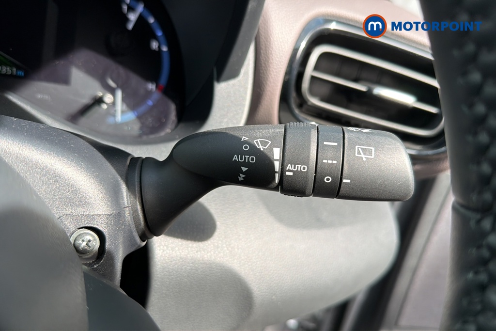 Toyota Yaris Cross Excel Automatic Petrol-Electric Hybrid Estate - Stock Number (1647749) - 6th supplementary image