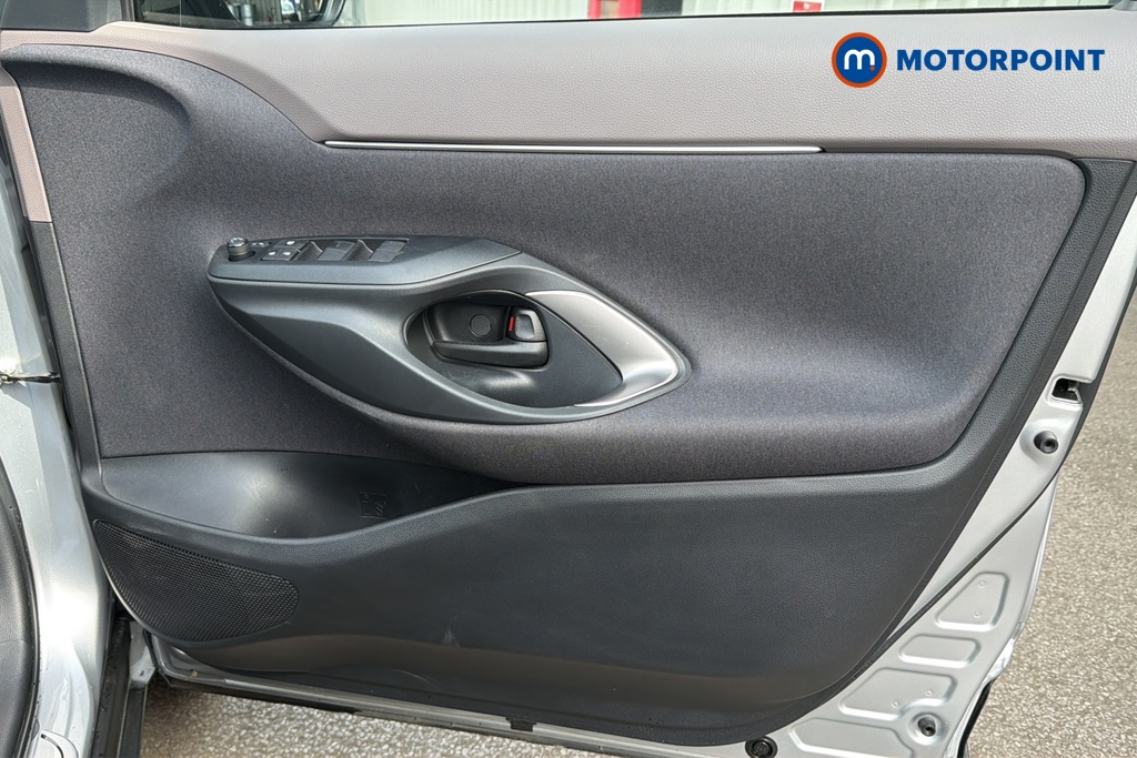 Toyota Yaris Cross Excel Automatic Petrol-Electric Hybrid Estate - Stock Number (1647749) - 18th supplementary image