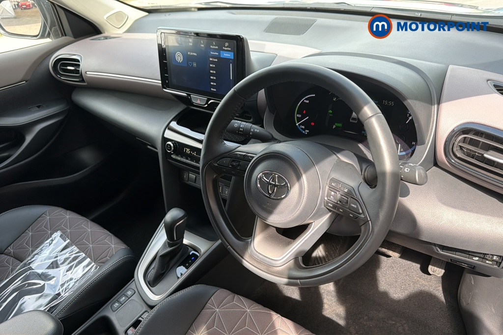 Toyota Yaris Cross Excel Automatic Petrol-Electric Hybrid Estate - Stock Number (1647749) - 1st supplementary image