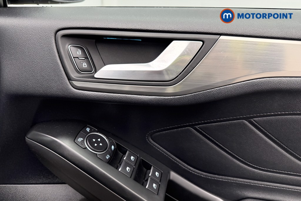 Ford Focus Titanium Manual Petrol Hatchback - Stock Number (1648141) - 16th supplementary image