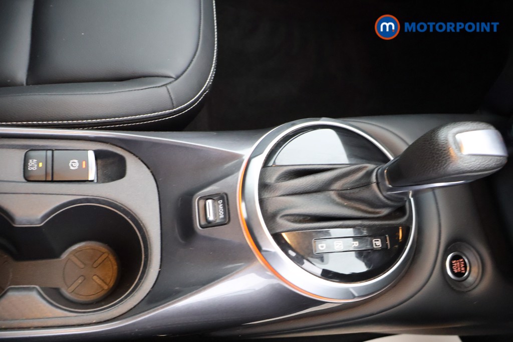 Nissan Juke Tekna Automatic Petrol SUV - Stock Number (1648363) - 8th supplementary image