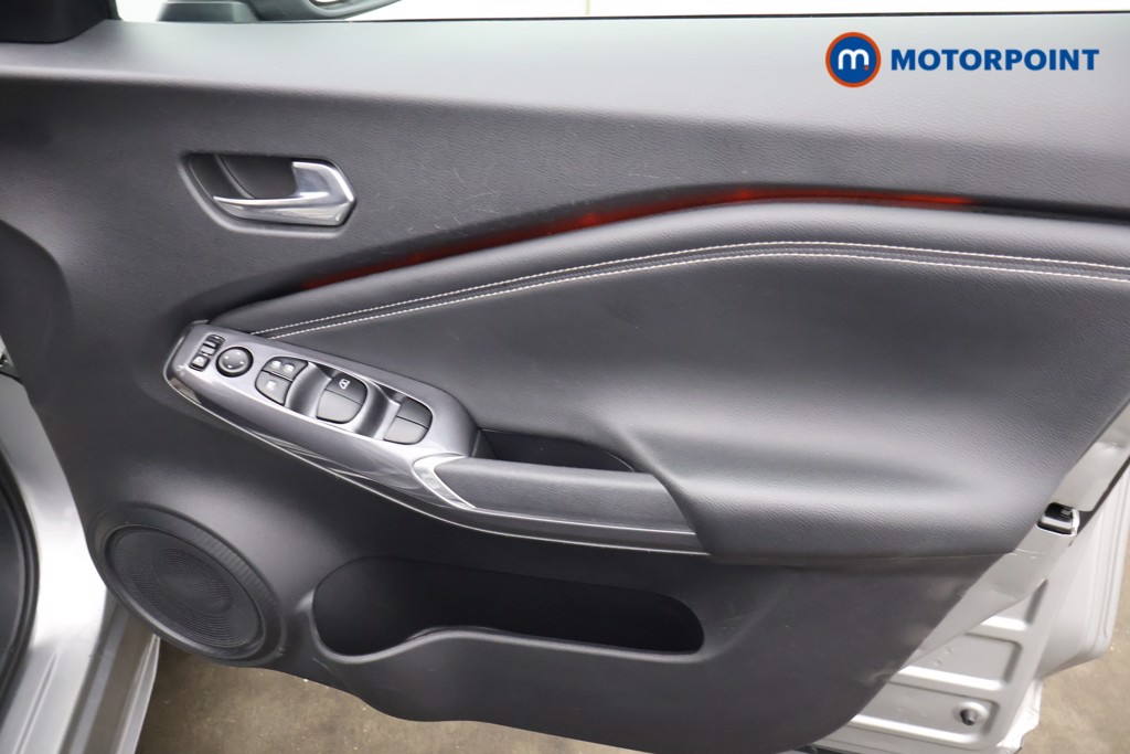 Nissan Juke Tekna Automatic Petrol SUV - Stock Number (1648363) - 11th supplementary image