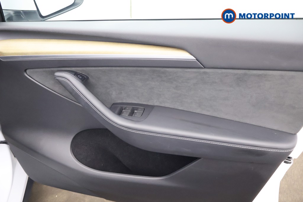 Tesla Model Y Rwd 5Dr Auto Automatic Electric SUV - Stock Number (1648561) - 7th supplementary image