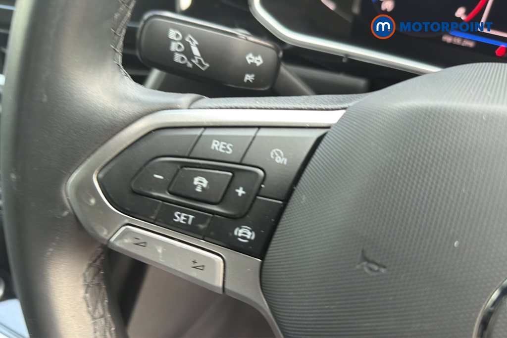 Volkswagen T-Roc R-Line Manual Petrol SUV - Stock Number (1648587) - 4th supplementary image