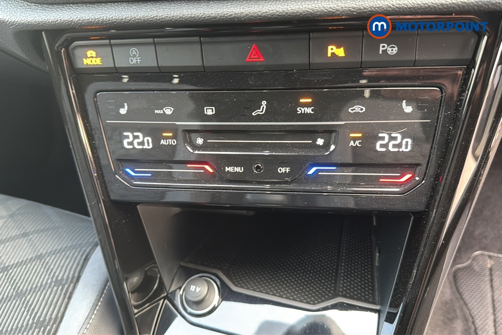 Volkswagen T-Roc R-Line Manual Petrol SUV - Stock Number (1648587) - 12th supplementary image