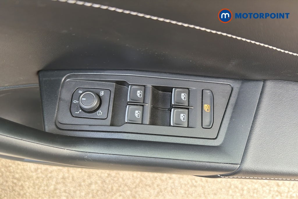 Volkswagen T-Roc R-Line Manual Petrol SUV - Stock Number (1648587) - 19th supplementary image