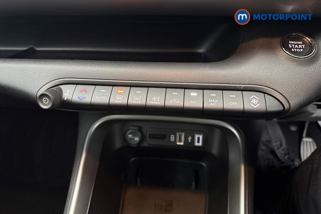 Jeep Avenger Summit Manual Petrol SUV - Stock Number (1648739) - 21st supplementary image