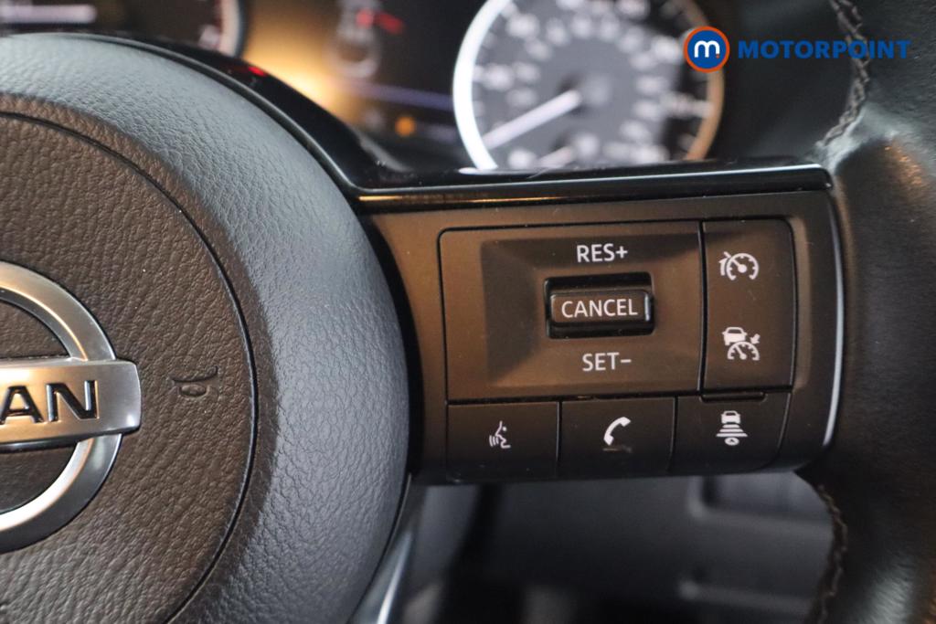 Nissan Qashqai N-Connecta Manual Petrol SUV - Stock Number (1648878) - 5th supplementary image