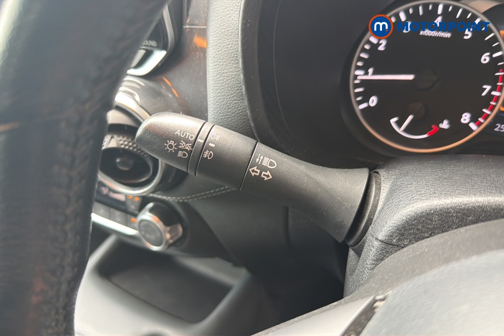 Nissan Juke Tekna Manual Petrol SUV - Stock Number (1649042) - 5th supplementary image