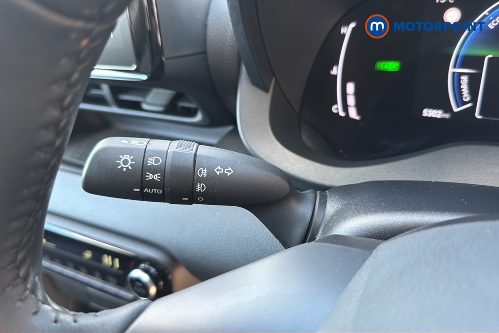 Toyota Yaris Design Automatic Petrol-Electric Hybrid Hatchback - Stock Number (1649606) - 5th supplementary image