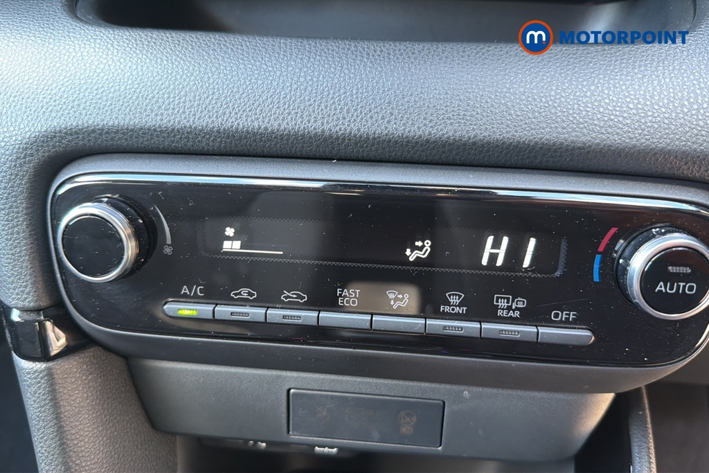 Toyota Yaris Design Automatic Petrol-Electric Hybrid Hatchback - Stock Number (1649606) - 12th supplementary image