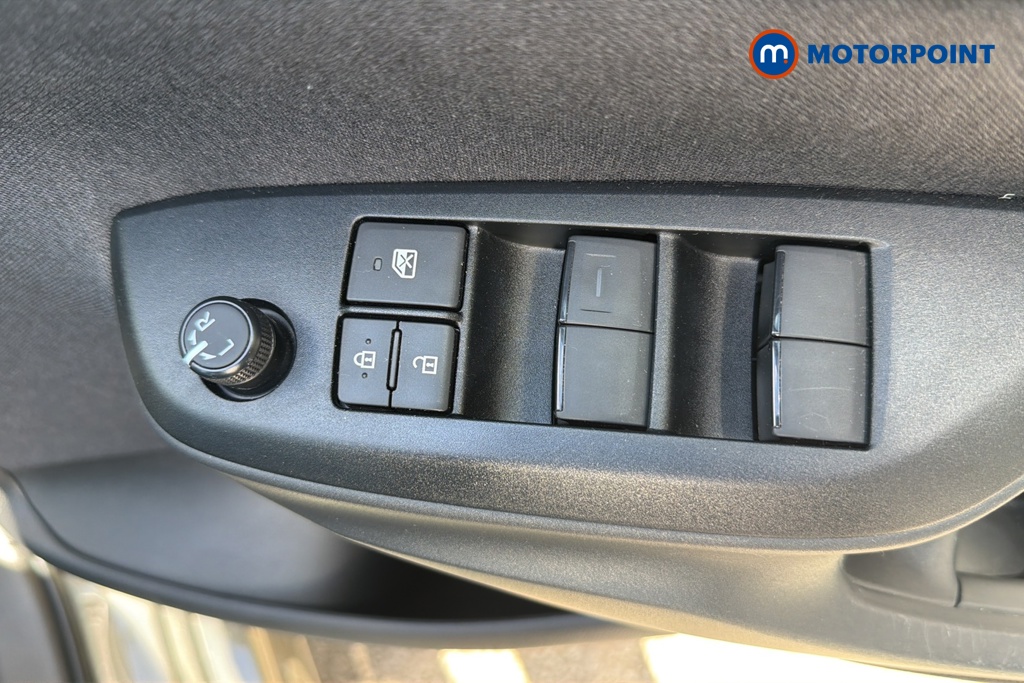 Toyota Yaris Design Automatic Petrol-Electric Hybrid Hatchback - Stock Number (1649606) - 19th supplementary image