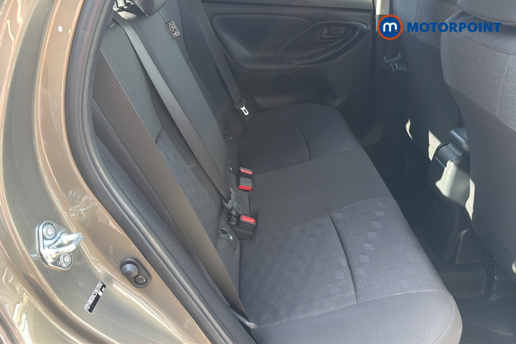 Toyota Yaris Design Automatic Petrol-Electric Hybrid Hatchback - Stock Number (1649606) - 25th supplementary image