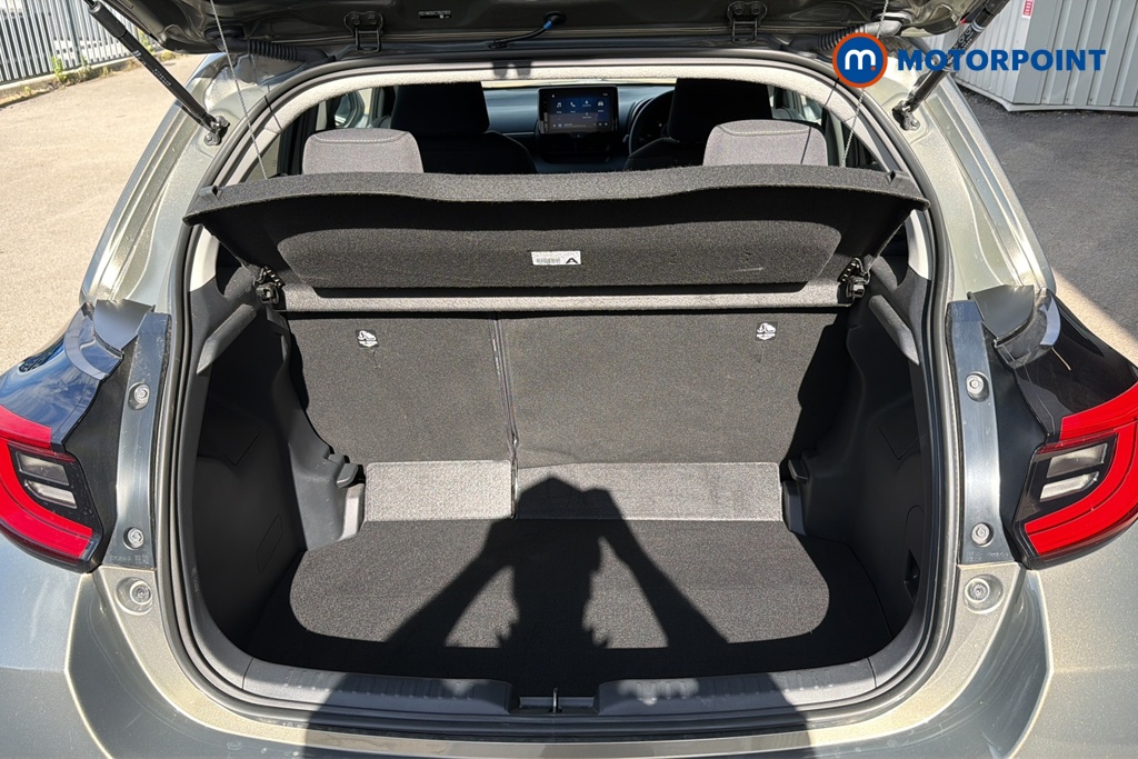 Toyota Yaris Design Automatic Petrol-Electric Hybrid Hatchback - Stock Number (1649606) - 41st supplementary image