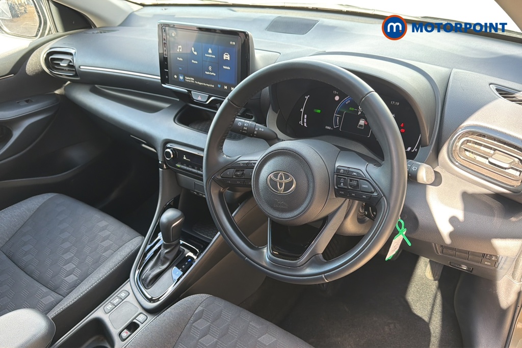 Toyota Yaris Design Automatic Petrol-Electric Hybrid Hatchback - Stock Number (1649606) - 1st supplementary image