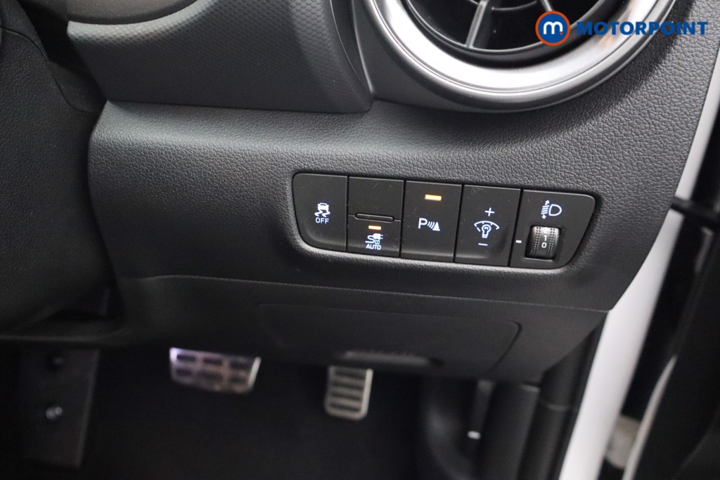 Hyundai Kona Premium Automatic Electric SUV - Stock Number (1649980) - 9th supplementary image