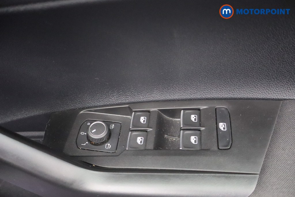 Volkswagen Polo R-Line Automatic Petrol Hatchback - Stock Number (1650137) - 9th supplementary image