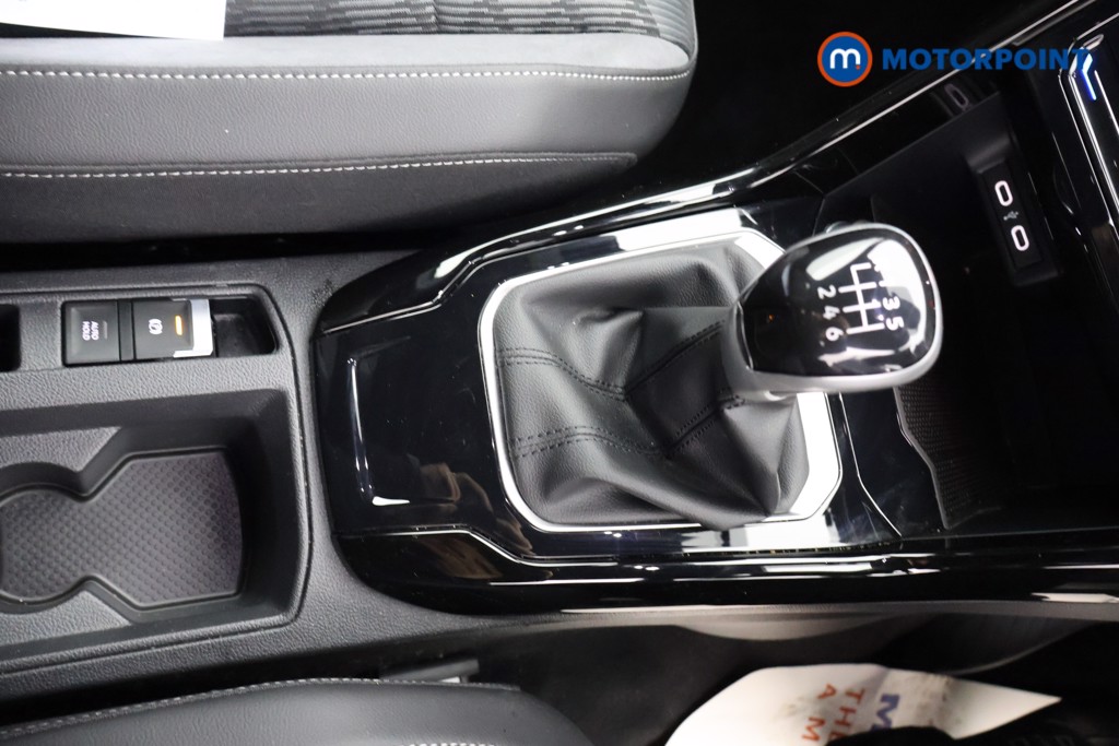 Volkswagen T-Roc R-Line Manual Petrol SUV - Stock Number (1650410) - 8th supplementary image