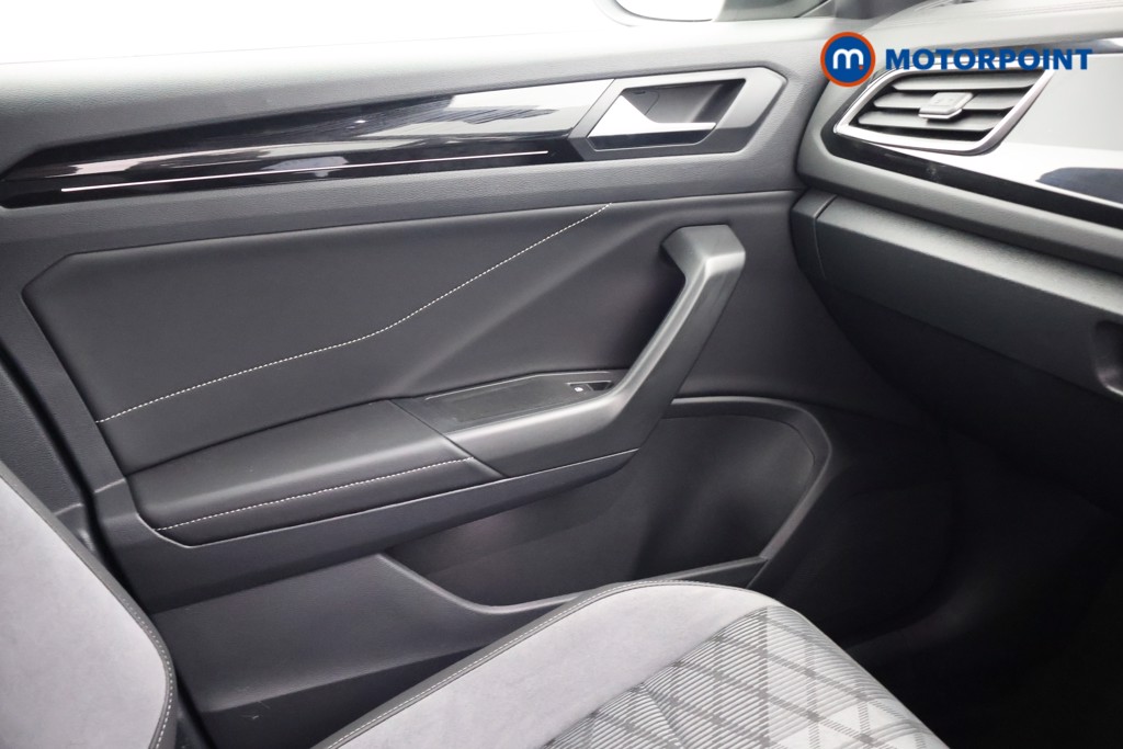 Volkswagen T-Roc R-Line Manual Petrol SUV - Stock Number (1650410) - 10th supplementary image