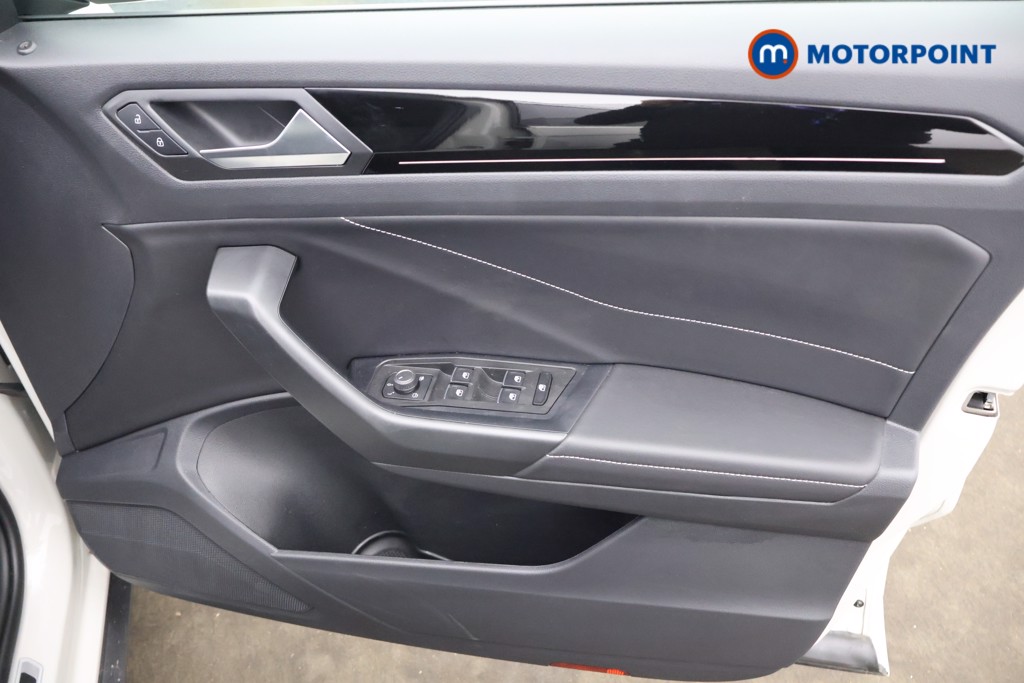 Volkswagen T-Roc R-Line Manual Petrol SUV - Stock Number (1650410) - 11th supplementary image
