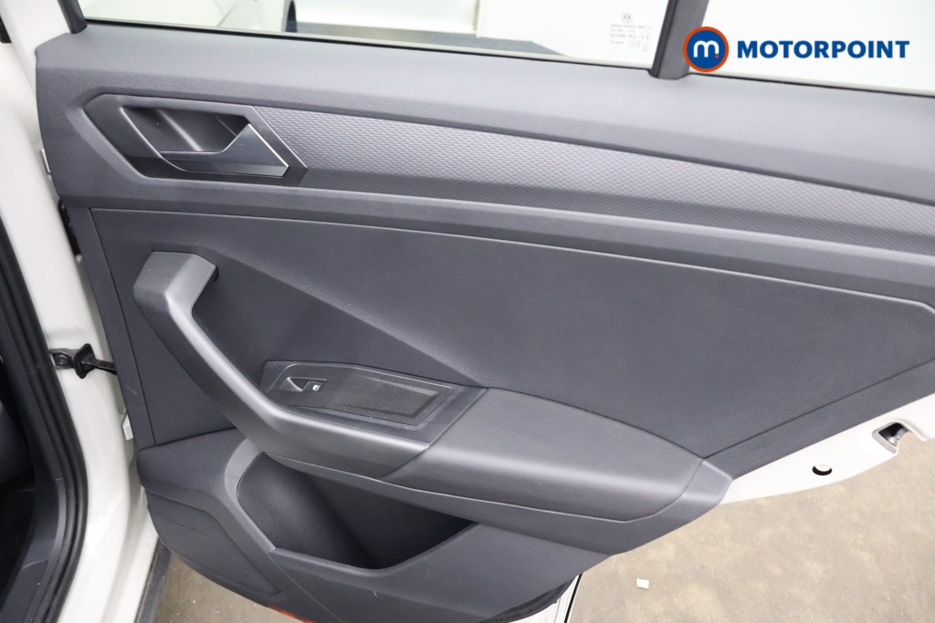 Volkswagen T-Roc R-Line Manual Petrol SUV - Stock Number (1650410) - 16th supplementary image